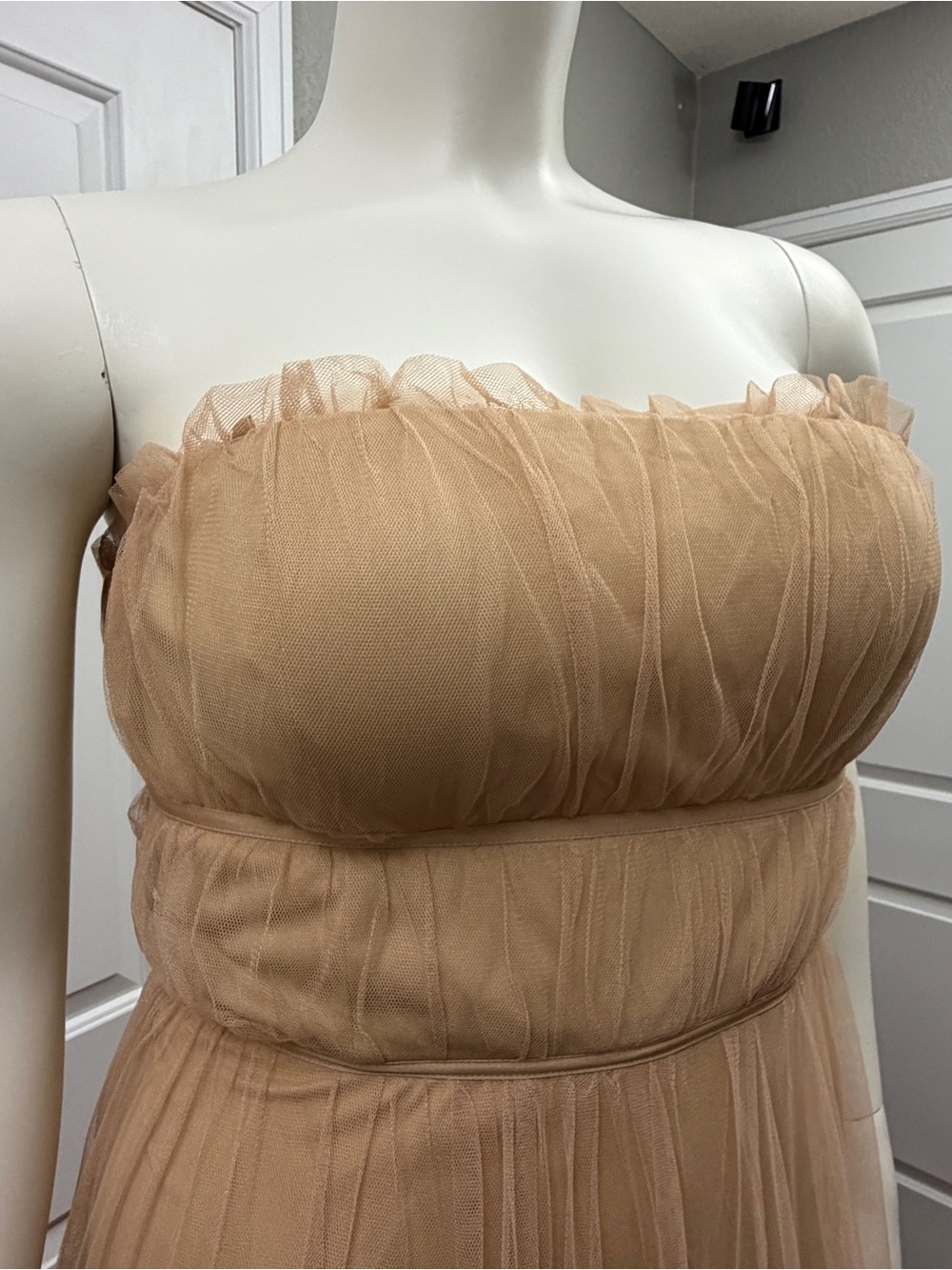 Anthropologie Eva Franco Strapless Ruffled Tulle Maxi Dress in Blush Size 16 - Picture 2 of 10
